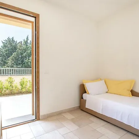 Awesome In W/ 2 Bedrooms Melendugno