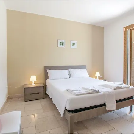 Awesome In W/ 2 Bedrooms Melendugno